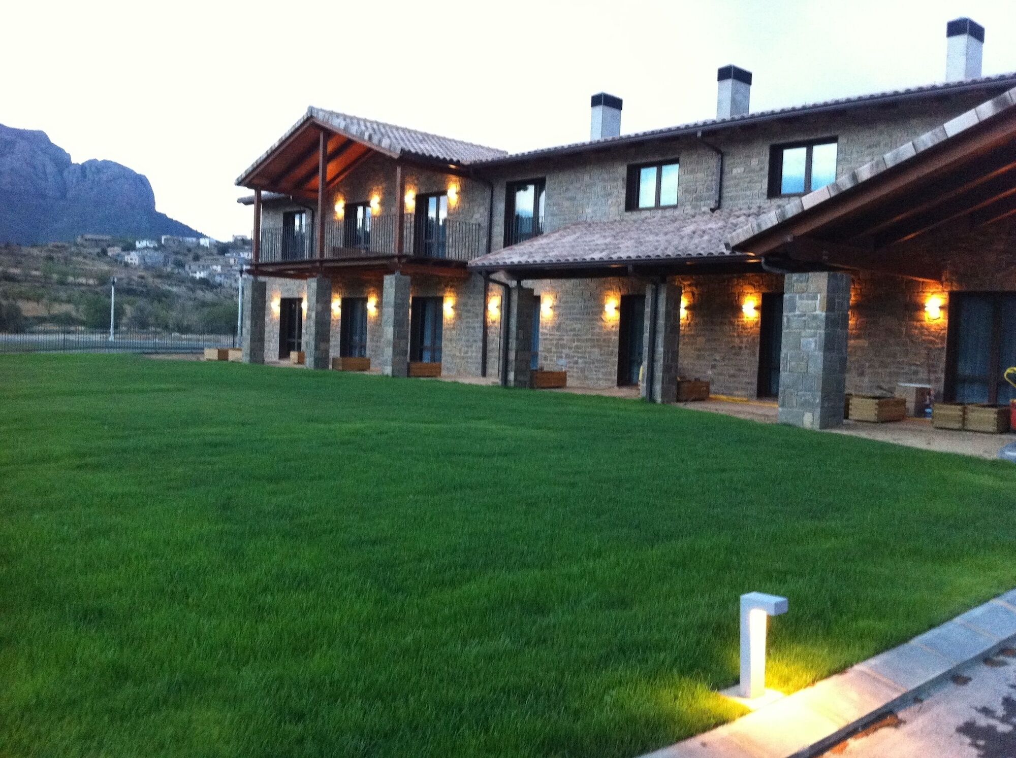 Hotel Spa Aguas De Los Mallos Murillo de Gállego Exteriör bild